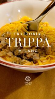REVIEW: TRIPPA MILANO.
ADESIVO ON ✅
.
Perchè un locale da 40 posti fa sempre sold out con 70 prenotazioni in attesa che si liberi una prenotazione?
Come fa a fare 120.000 ingressi sul sito per le prenotazioni online?
..
intanto perchè ha una materia prima lavorata in maniera eccezionale. Diego Rossi assieme alla brigata è riuscito a trasformare chi ancora parla di ritorno al passato in maniera concreta. 
.
Piatti semplici nel modo di essere presentati, ma con combinazioni che giocano sempre su salti gustosi e vivaci di sapori, tra acido, sapido e piccante. Utilizzando verdure, frattaglie, pesce e pasta fresca preparata al momento, dando colore ai piatti e al gusto.
.
Un esempio? 
Se Diego non c’è il suo famoso vitello Tonnato non si fa. Perchè è solo lui che lo prepara. Una filosofia che paga, dando al cliente l’idea poi avvalorata dai piatti che tutto è fatto con una logica per far star bene. I piatti provati dal primo all’ultimo sono un’eesaltazione del mangiare di gusto, bene, senza sbavature, pugnette o elucubrazioni mentali.
.
Forse è stato un bene non aver trovato il vitello tonnato perchè mi sono concentrato su altre portate che erano tutte da stordimento. E li mentre assaggi capisci. Capisci cosa vuol dire cucina italiana, fatta bene, curata semplice e giocata con i nostri mille prodotti che abbiamo.
.
Poi altra nota a favore è il prezzo.
Sapete cosa abbiamo speso??? 
.
- 4 antipasti in mezzo da condividere, 
- 1 portata a testa
- 1 dolce a testa, 
- 1 bottiglia di bollicine in 4, 
- 1 bottiglia di bianco fermo in 4.
- Caffè
.
Spesa: 70€!
Quindi in una Milano di eccessi, dove i prezzi sono sopra l 100€ per 2 portate con vino, immaginatevi voi magiare così a prezzi contenuti.
.
Se fossi un condomino del piano di sopra avrei il tavolo fisso di sotto.
PURA MAGIA.

.
Dopo 2 anni sono riuscito a mangiare in questo tempio della cucina tradizionale.
E di questo devo dire grazie a @ioris Premoli.

.

👇Nei commenti i Piatti provati e le considerazioni👇
.
.
#trippamilano
#simonsfood #diegorossi 
#review #trattoria