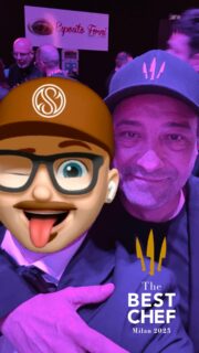 THE BEST CHEF AWARDS 2025.
#thebestchefawards @thebestchefawards 
 .
Ecco un Recap di quello che è successo Lunedì 2 Ottobre a Milano!
 
1ST PLACE: Rasmus Munk – Alchemist, Denmark 
2ND PLACE: Ana Roš – Hiša Franko, Slovenia.
3RD PLACE: Himanshu Saini – Trèsind Studio, UAE

SPECIAL AWARD WINNER:
• The Best Humanity: Chefs of World Central Kitchen, fondata da Chef José Andrés (NUOVO)
• The Best Visionary: Massimo Bottura, Osteria Francescana, Modena, Italia (NUOVO)
• The Best Pastry Award: Pía Salazar, NUEMA, Quito, Ecuador
• The Best Terroir Award: Debora Fadul, DIACÁ, Città del Guatemala, Guatemala
• The Best Creativity Award: Jason Liu, Ling Long, Shanghai, Cina
• The Best Food Art Award: Quique Dacosta, Quique Dacosta, Dénia, Spagna
• The Best New Entry Award: Prateek Sadhu, Naar, Kasauli, India
• The Best Dining Experience Award: Anika Madsen, Iris, Rosendal, Norvegia
• The Best Science Award: Diego Guerrero, DSTAgE, Madrid, Spagna
• The Best Voted by Professionals Award: Himanshu Saini, Trèsind Studio, Emirati Arabi Uniti
• The Best NextGen Award: Sebastian Jiménez, Ræst, Tórshavn, Isole Fær Øer
• The Best Milan Award: Andrea Aprea, Andrea Aprea, Milano, Italia
• The Best Origins & Future Award: Diego Rossi, Trippa, Milano, Italy
 
👇Nei commenti sotto gli Chef Italiani 🇮🇹 premiati👇