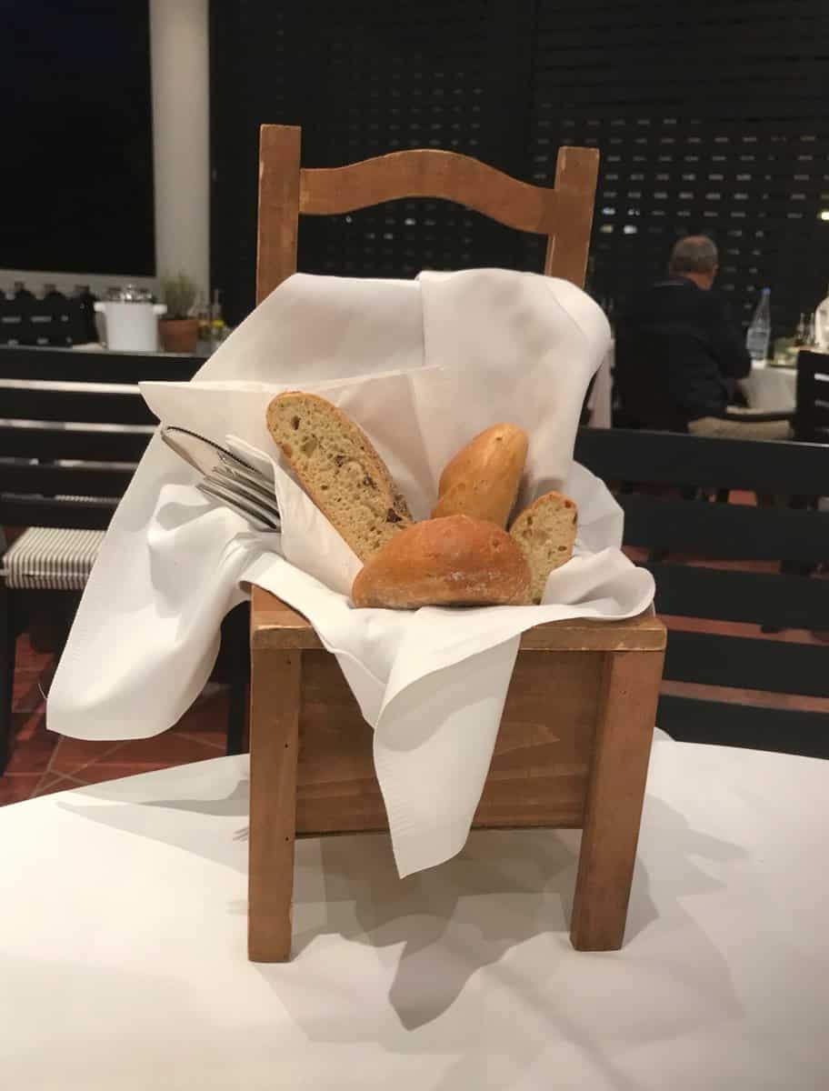 Pane nella sedia